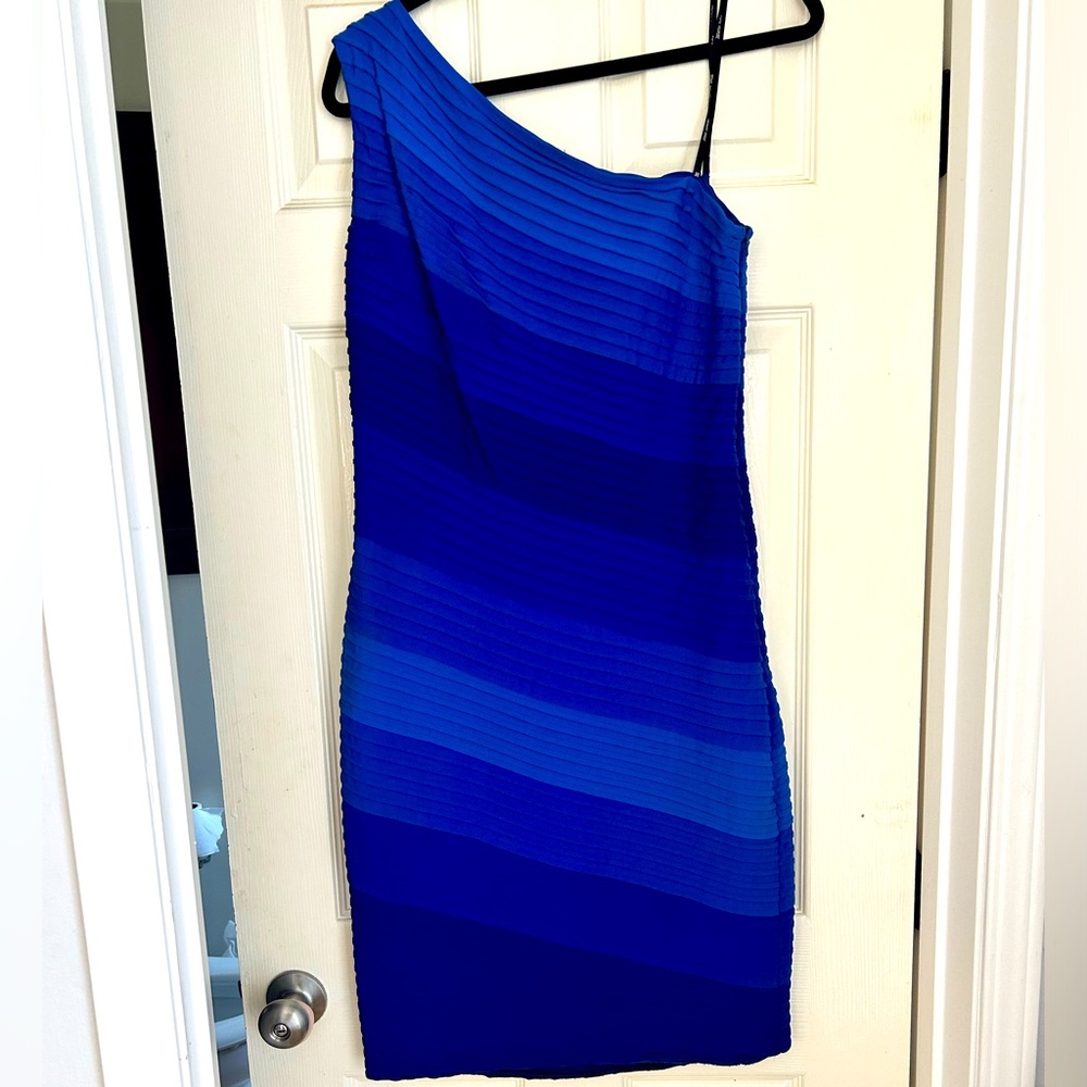 Tadashi Shoji Assymetrical midi dress!
